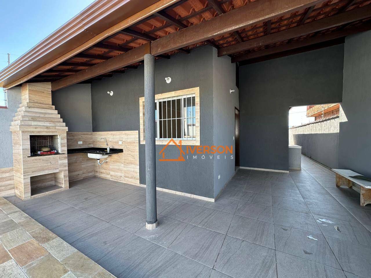 Casa à venda com 2 quartos, 90m² - Foto 3