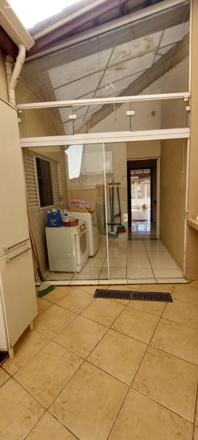 Casa à venda com 3 quartos, 202m² - Foto 28