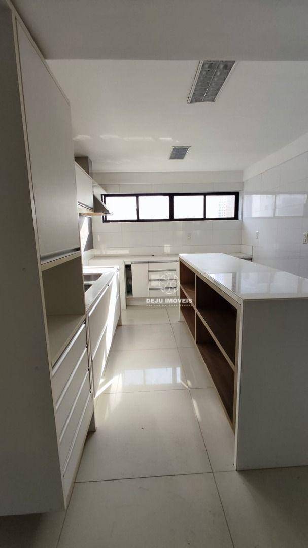 Apartamento à venda com 3 quartos, 236m² - Foto 7