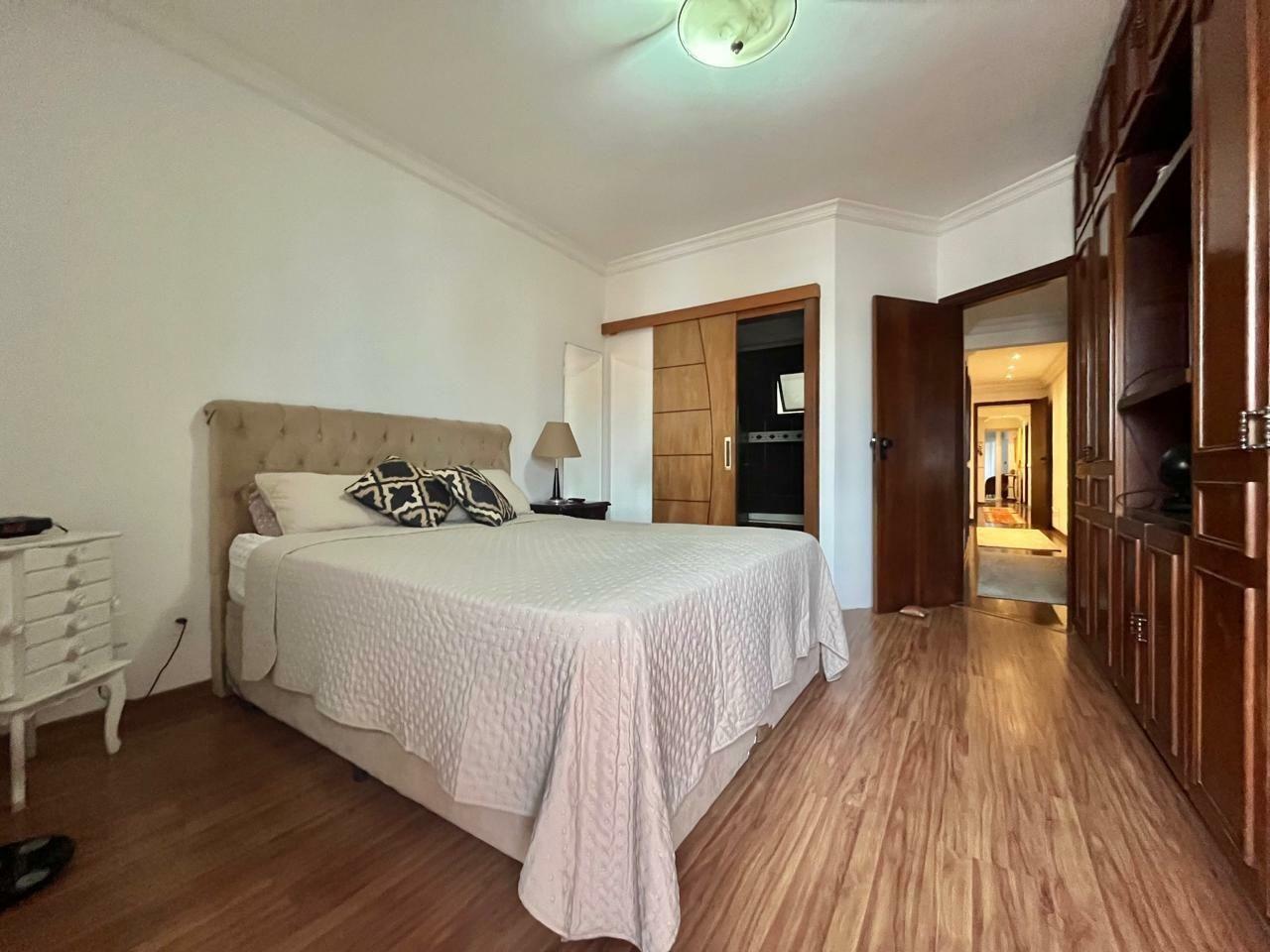 Apartamento à venda com 4 quartos, 185m² - Foto 23