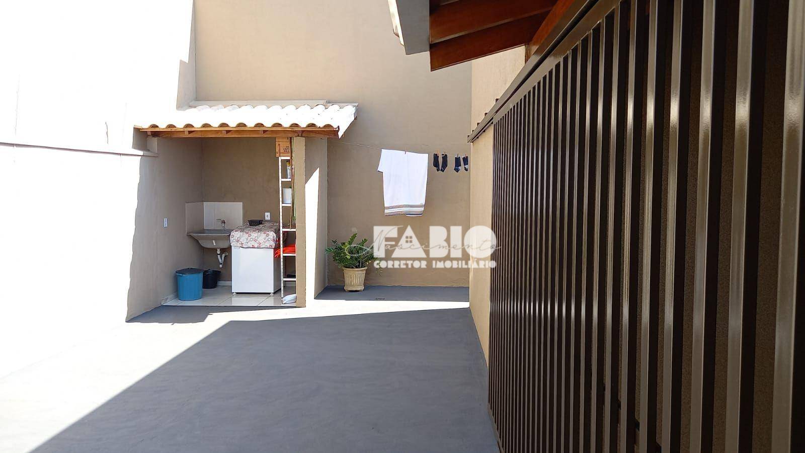 Casa à venda com 2 quartos, 120m² - Foto 9