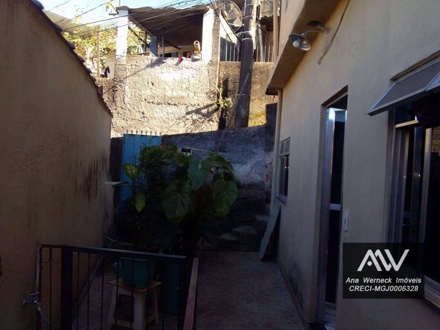 Casa à venda com 6 quartos, 200m² - Foto 22