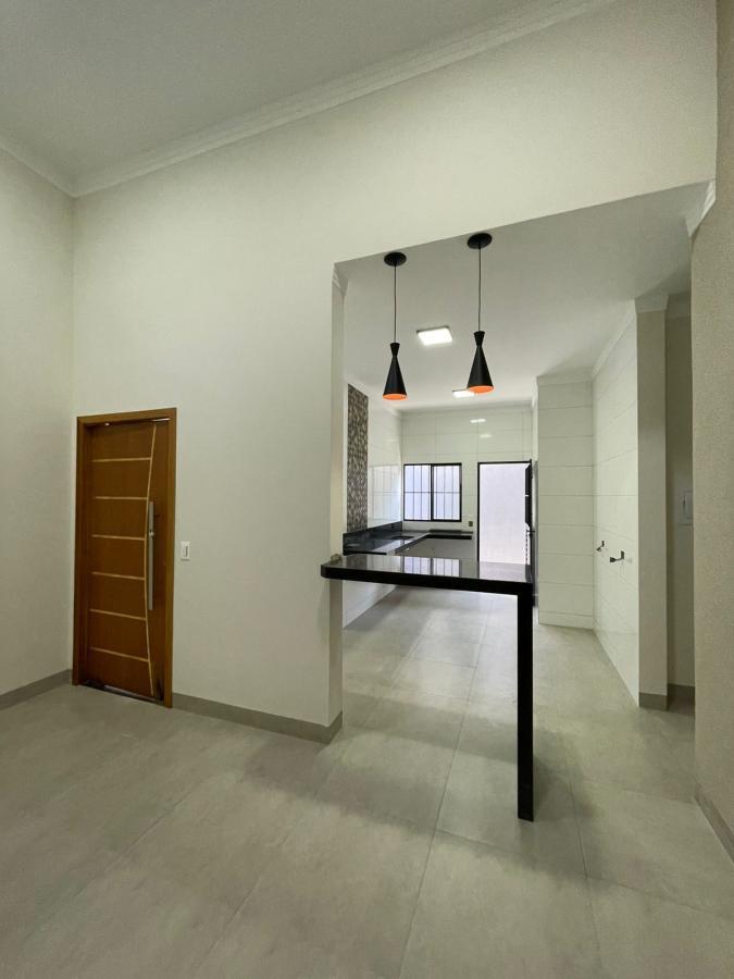 Casa à venda com 3 quartos, 90m² - Foto 2