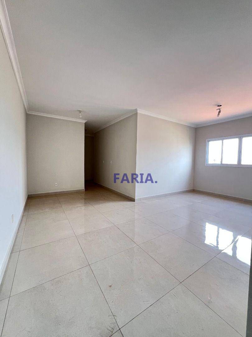 Apartamento, 3 quartos, 147 m² - Foto 2