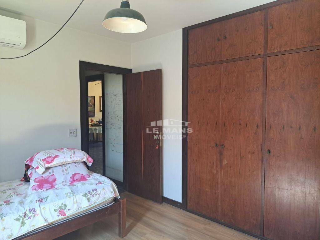 Casa à venda com 5 quartos, 376m² - Foto 6