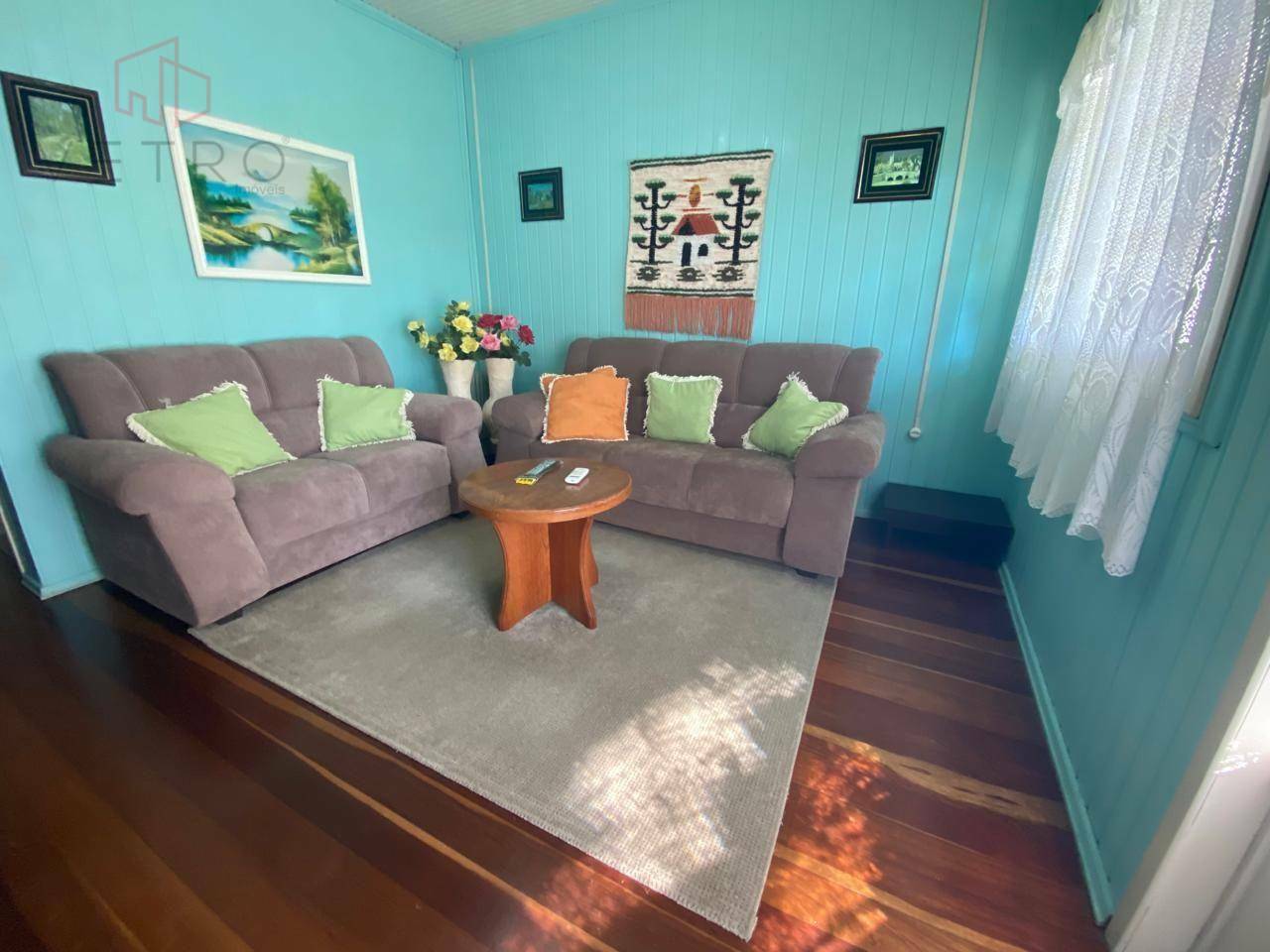 Casa à venda com 5 quartos, 220m² - Foto 2