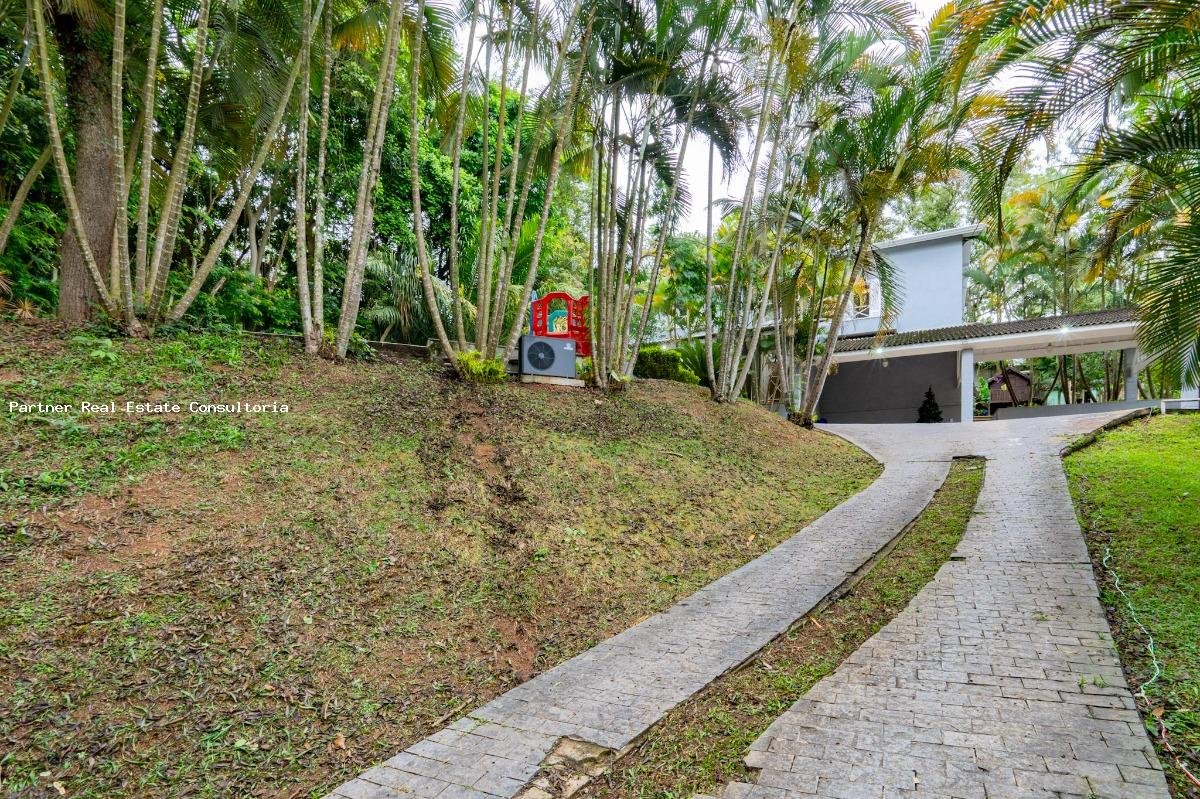 Casa à venda com 6 quartos, 1918m² - Foto 3