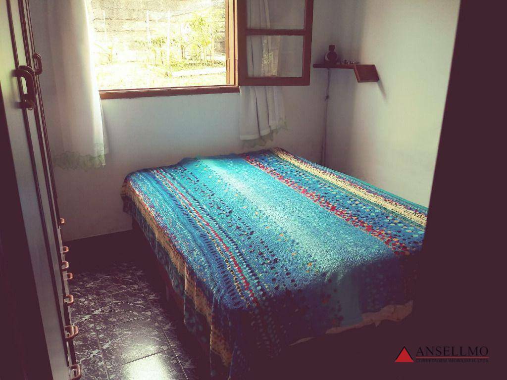 Casa à venda com 5 quartos, 182m² - Foto 14