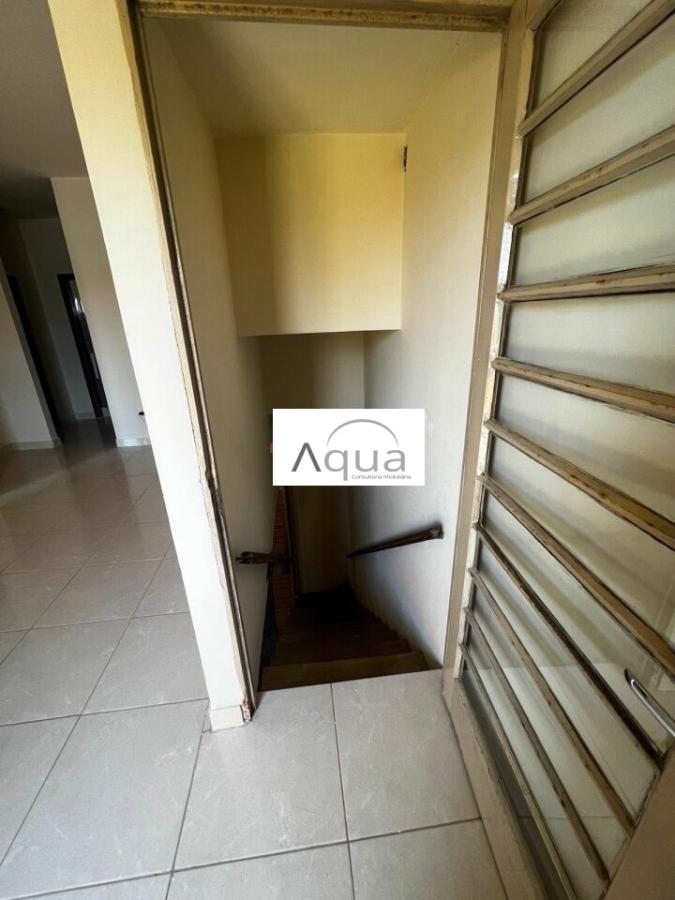 Casa à venda com 3 quartos, 300m² - Foto 9