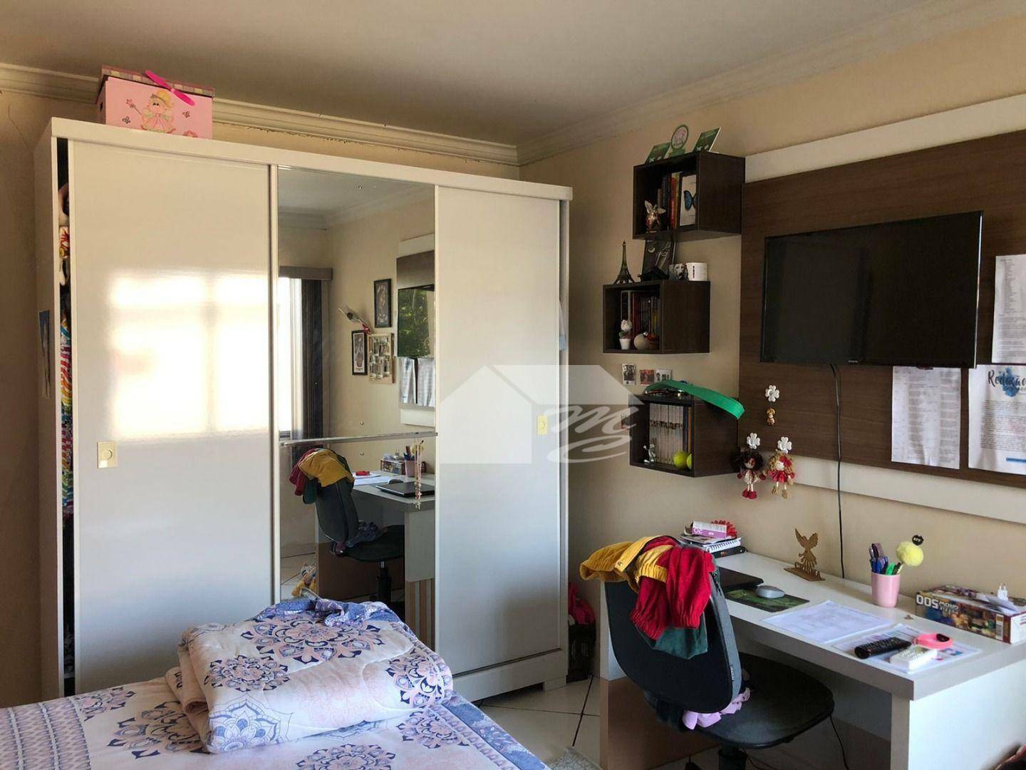 Casa à venda com 4 quartos, 200m² - Foto 7