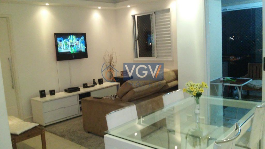 Apartamento à venda com 2 quartos, 67m² - Foto 2