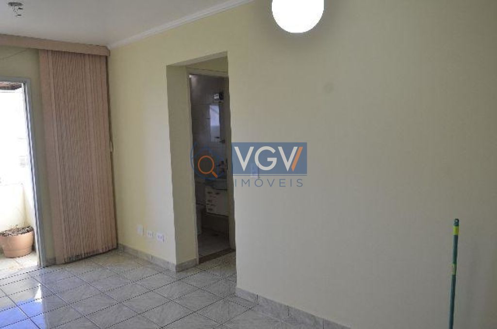 Apartamento à venda com 2 quartos, 64m² - Foto 4