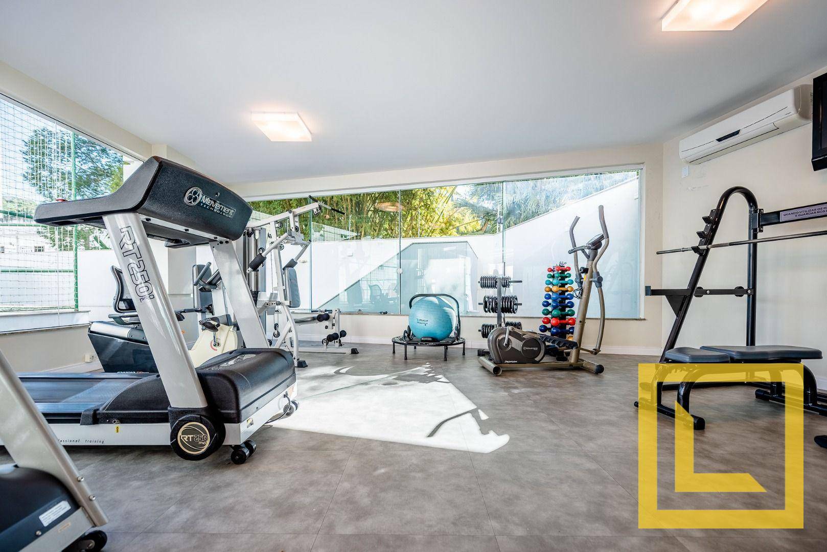 Apartamento à venda com 3 quartos, 213m² - Foto 44