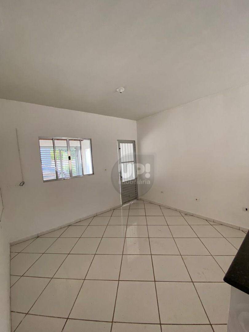 Casa à venda com 2 quartos, 125m² - Foto 3