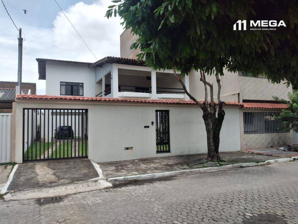 Casa, 4 quartos, 258 m² - Foto 1