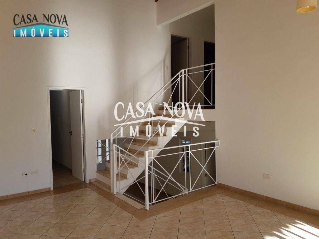 Casa de Condomínio para alugar com 4 quartos, 420m² - Foto 3