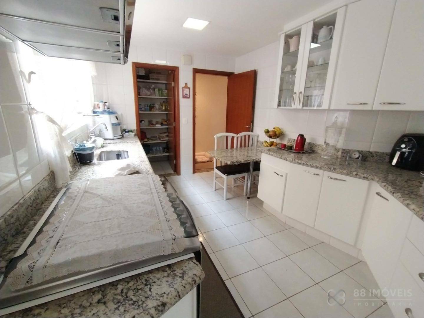 Sobrado à venda com 4 quartos, 250m² - Foto 11