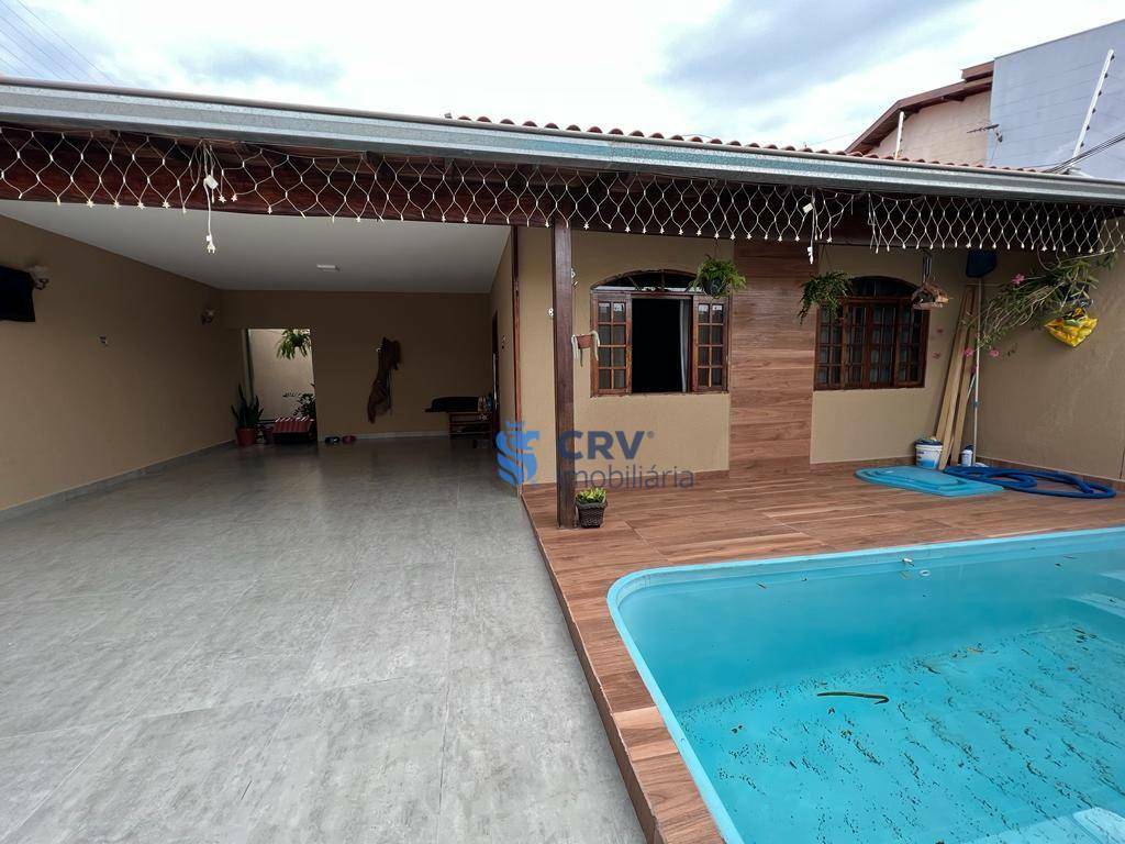 Casa à venda com 3 quartos, 153m² - Foto 1