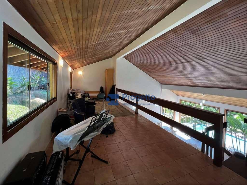 Casa à venda com 4 quartos, 350m² - Foto 17