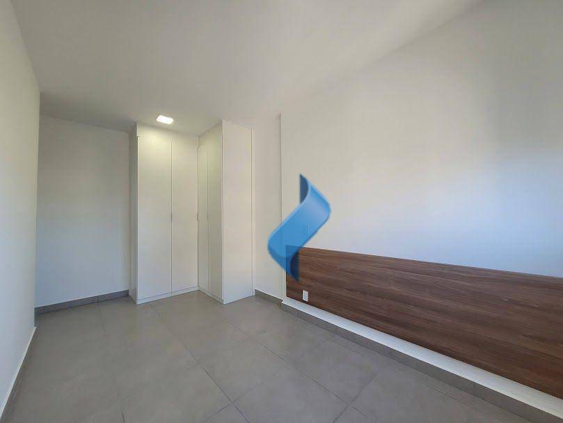 Apartamento para alugar com 3 quartos, 125m² - Foto 14