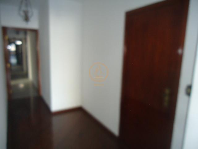 Apartamento à venda com 3 quartos, 220m² - Foto 9