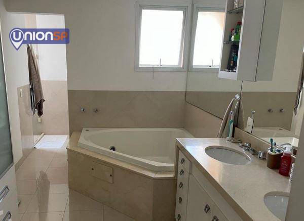 Apartamento à venda com 3 quartos, 235m² - Foto 17