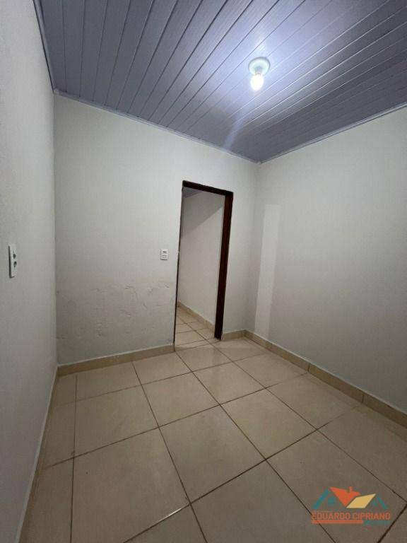 Casa à venda com 2 quartos, 50m² - Foto 18