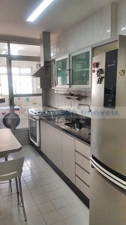 Apartamento à venda com 3 quartos, 81m² - Foto 30