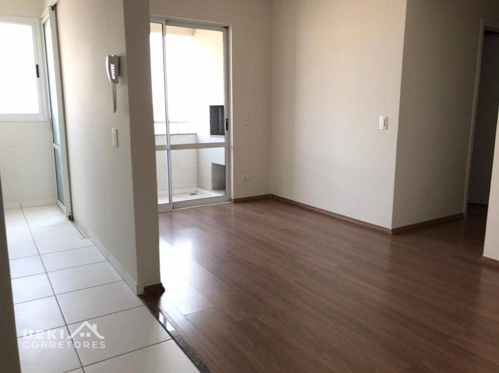 Apartamento à venda com 3 quartos, 64m² - Foto 2
