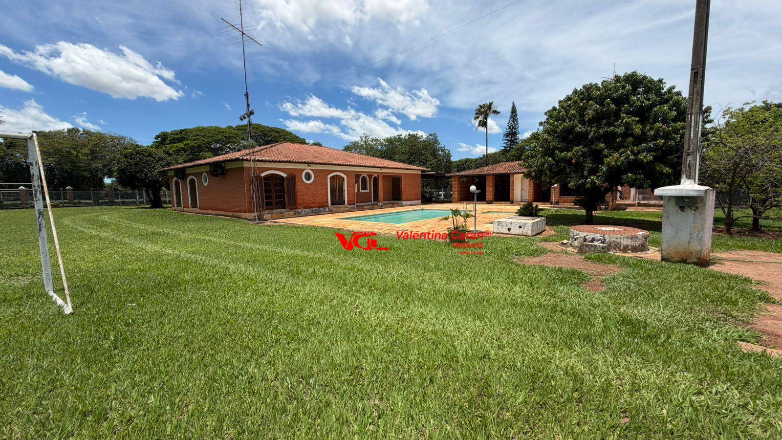 Chácara, 6 quartos, 2820 m² - Foto 1