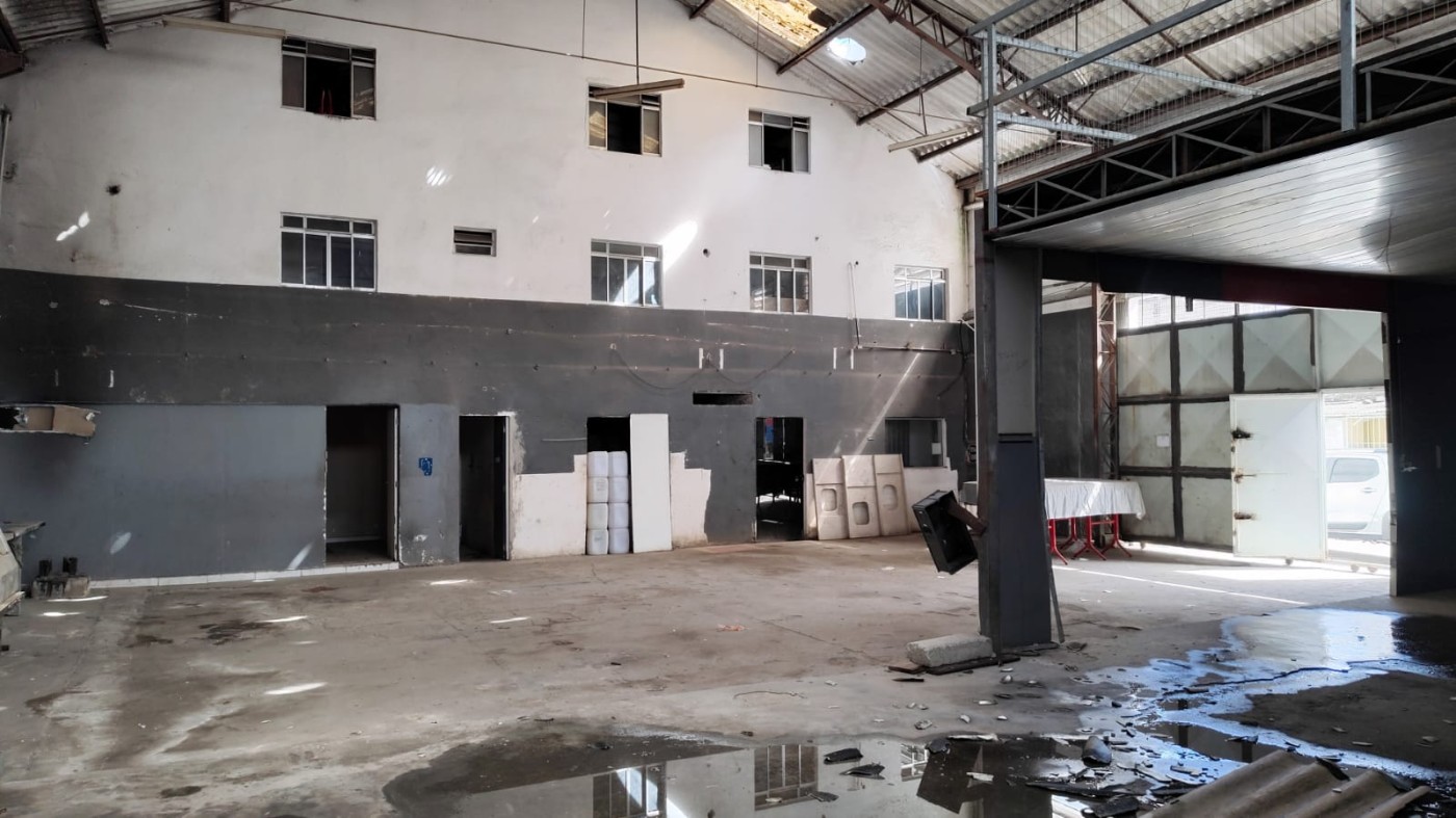 Depósito-Galpão-Armazém para alugar com 1 quarto, 320m² - Foto 2