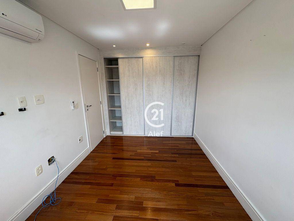 Apartamento à venda com 4 quartos, 241m² - Foto 18