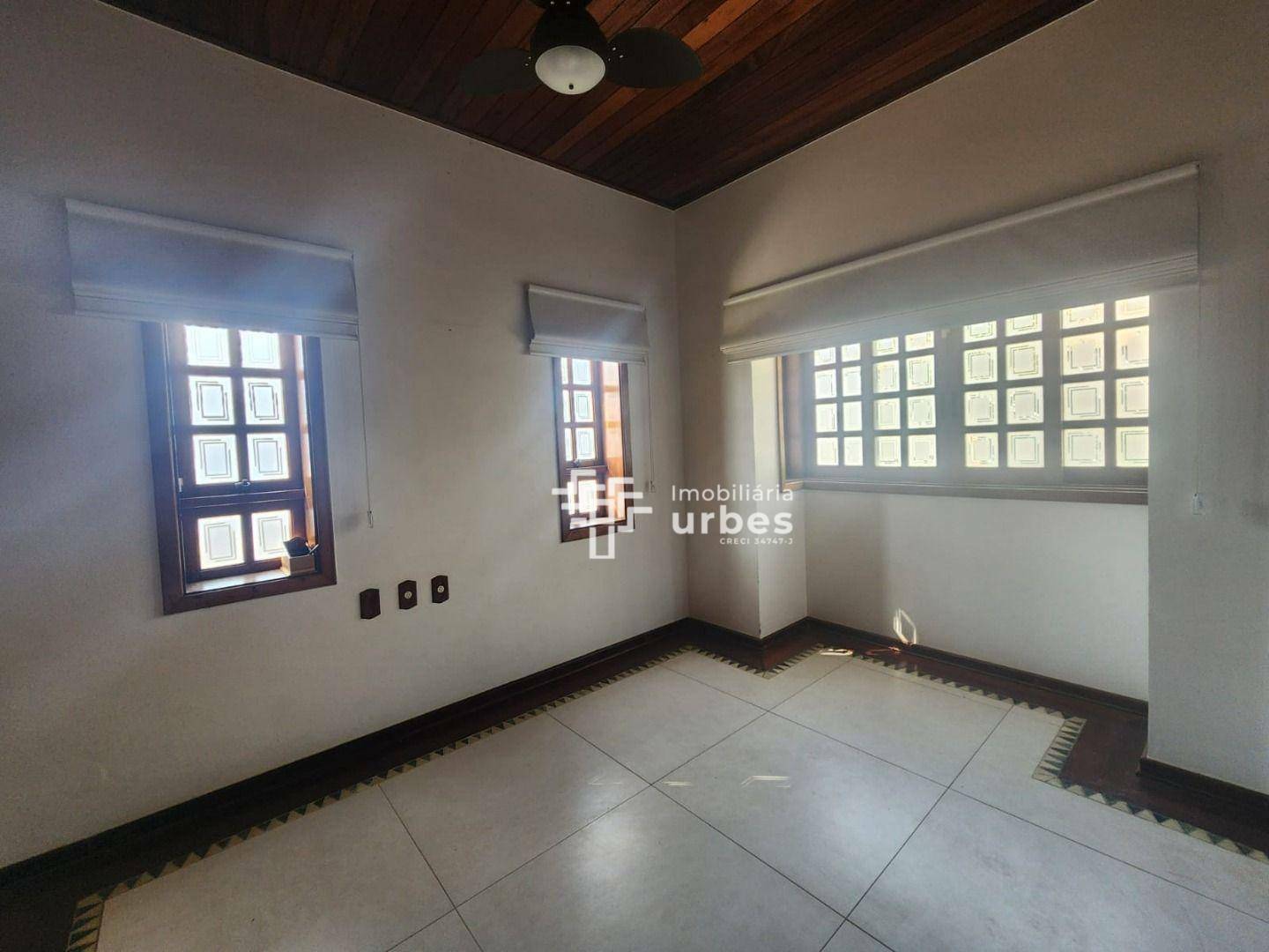 Casa à venda com 4 quartos, 310m² - Foto 14