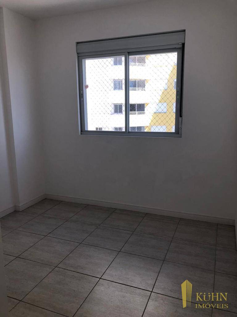 Apartamento à venda com 3 quartos, 86m² - Foto 7