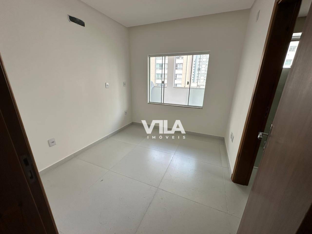 Casa à venda e aluguel com 4 quartos, 300m² - Foto 12