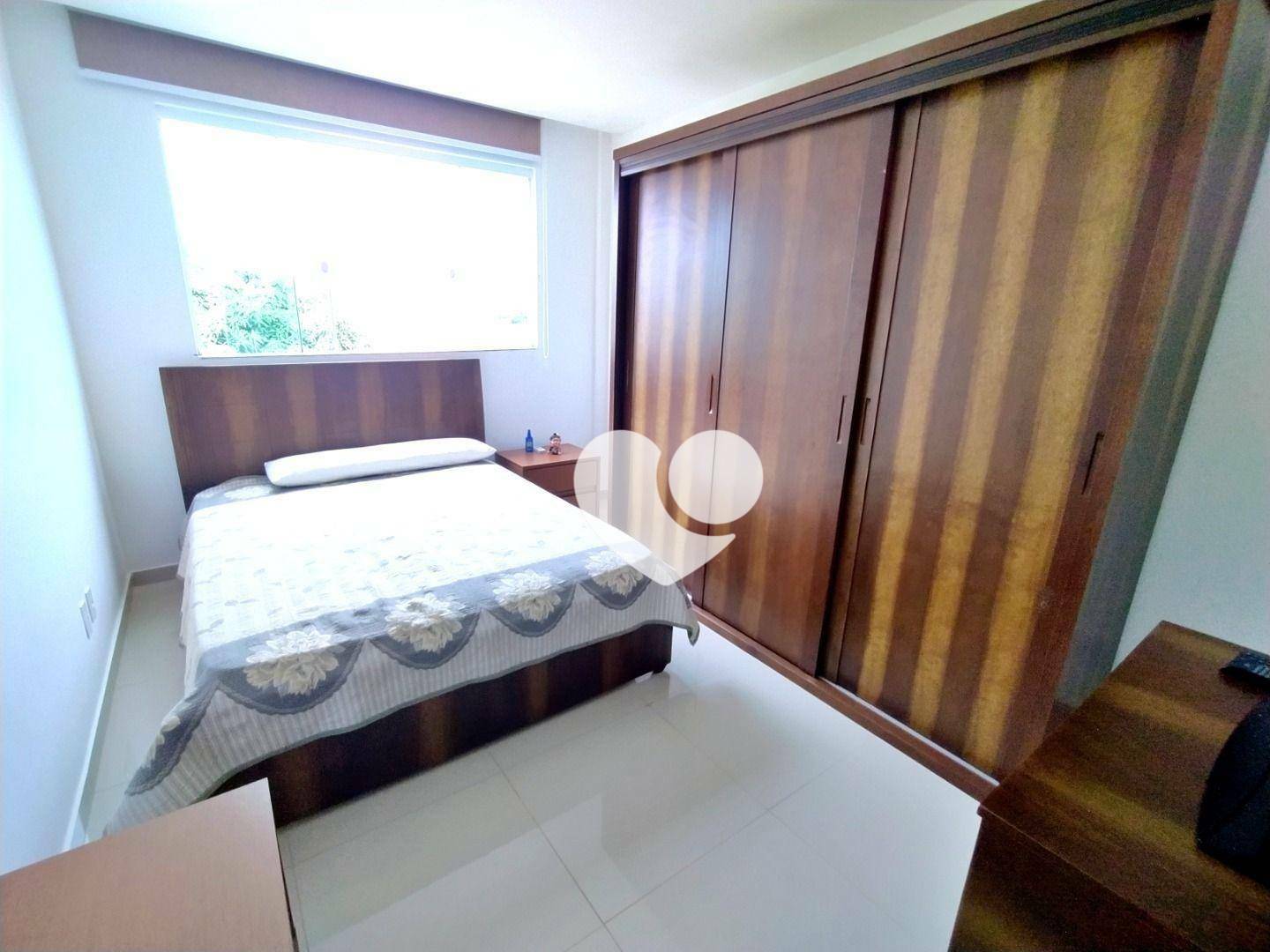 Casa à venda com 3 quartos, 271m² - Foto 18