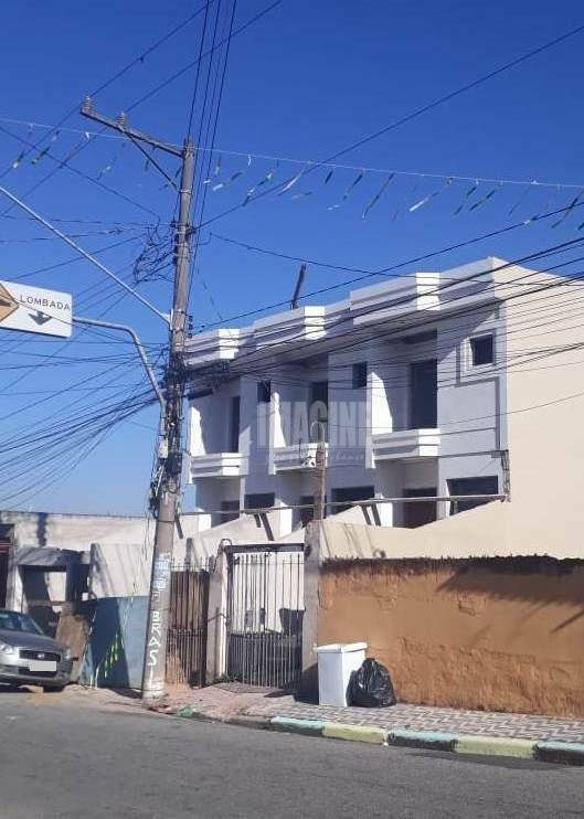 Sobrado à venda com 3 quartos, 180m² - Foto 1