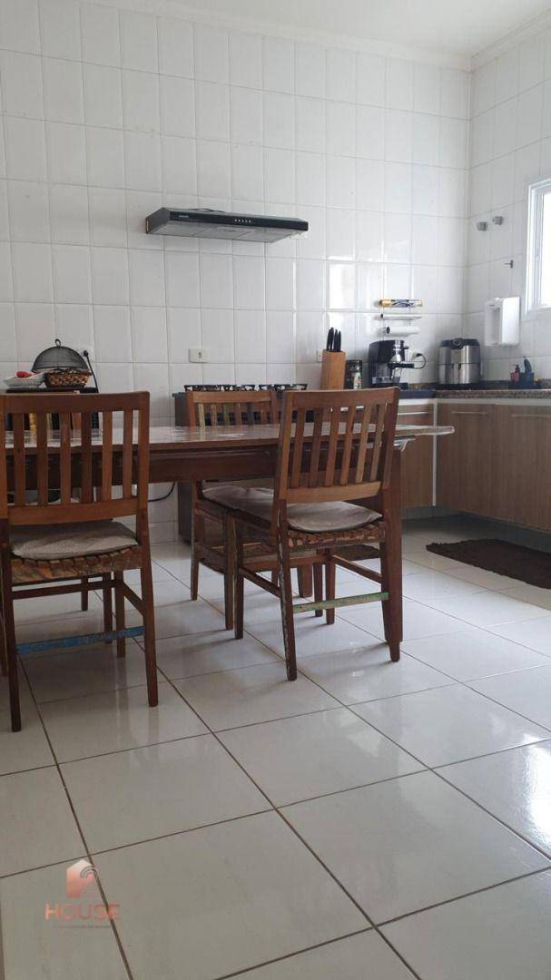 Casa de Condomínio à venda com 3 quartos, 200m² - Foto 26