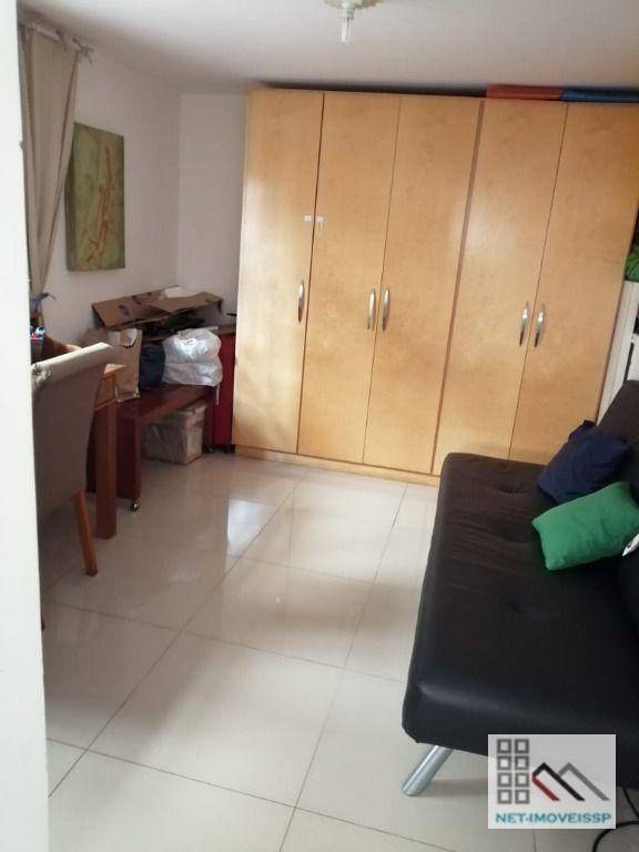 Casa de Condomínio à venda com 3 quartos, 210m² - Foto 2