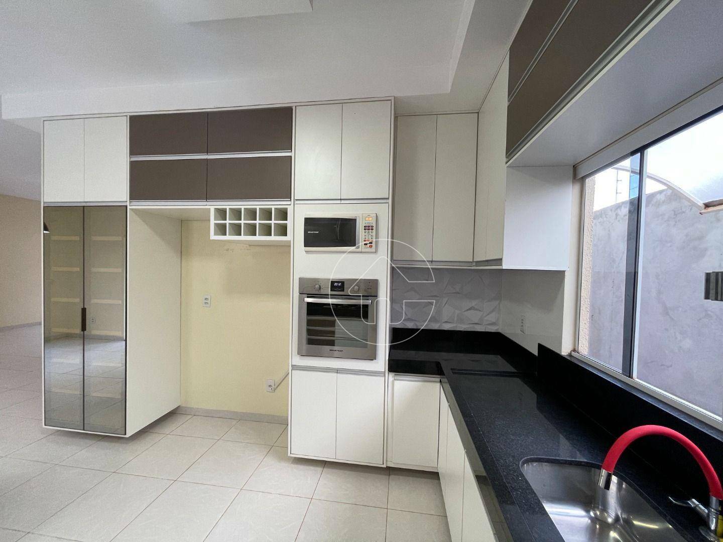 Casa à venda com 3 quartos, 212m² - Foto 7