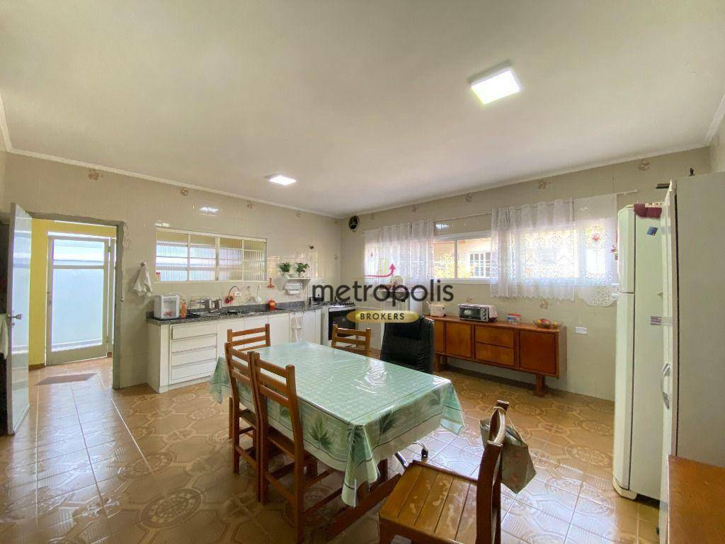 Casa à venda com 4 quartos, 250m² - Foto 30