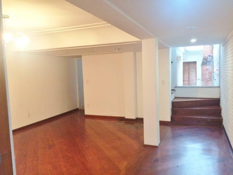 Casa à venda com 2 quartos, 114m² - Foto 1