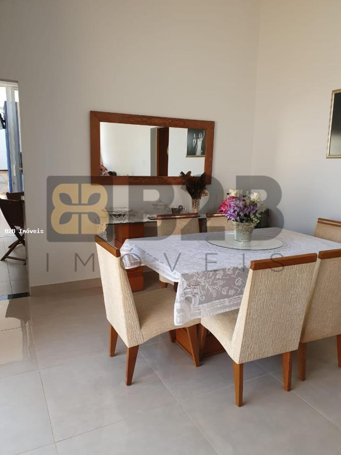 Casa à venda com 3 quartos, 335m² - Foto 4