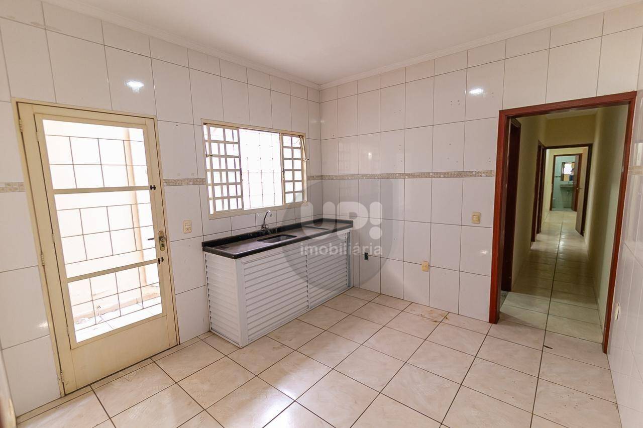 Casa à venda com 3 quartos, 103m² - Foto 3