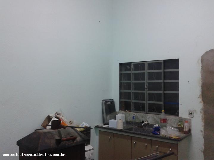 Prédio Inteiro à venda com 1 quarto, 150m² - Foto 2