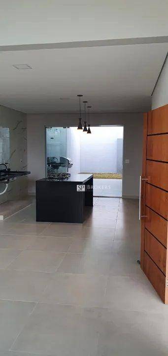 Casa à venda com 3 quartos, 150m² - Foto 2