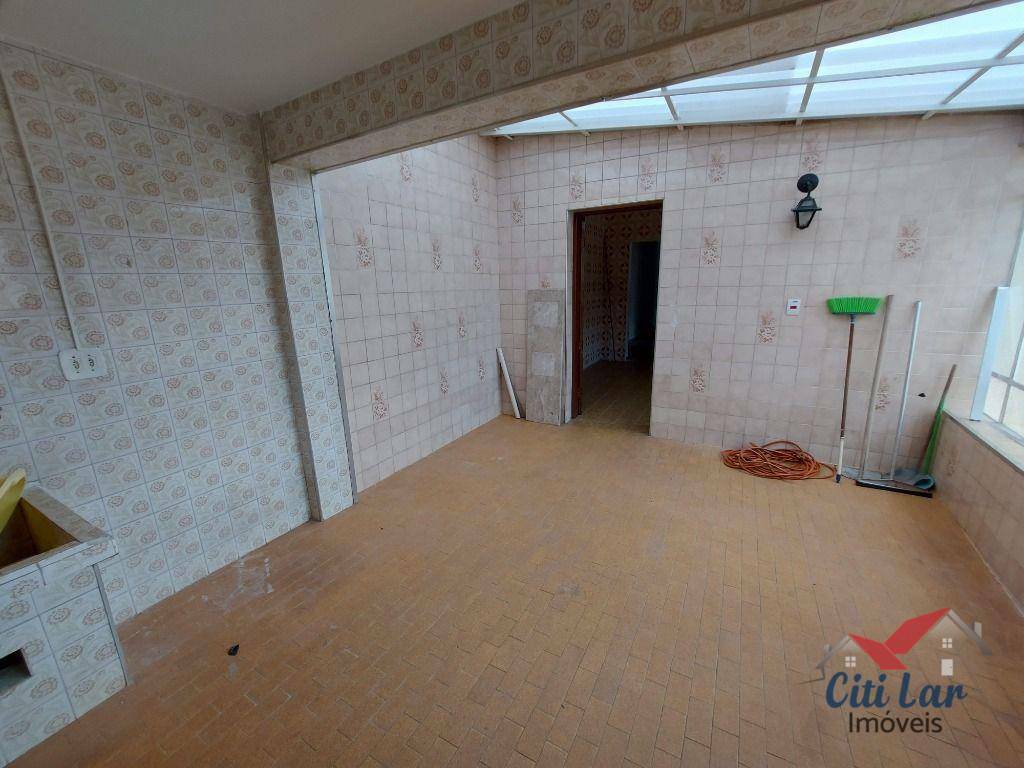 Casa à venda com 2 quartos, 178m² - Foto 25