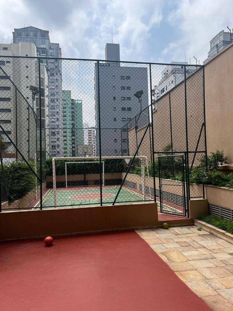 Apartamento para alugar com 4 quartos, 235m² - Foto 9