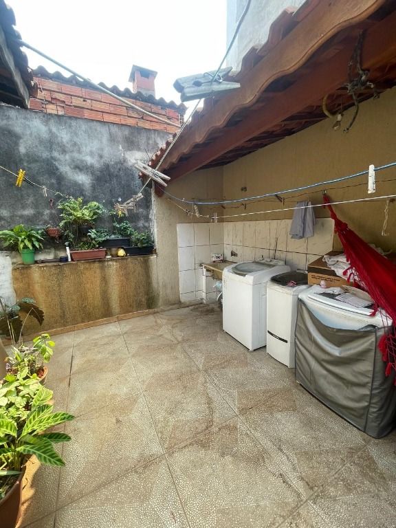 Casa à venda com 2 quartos, 100m² - Foto 22