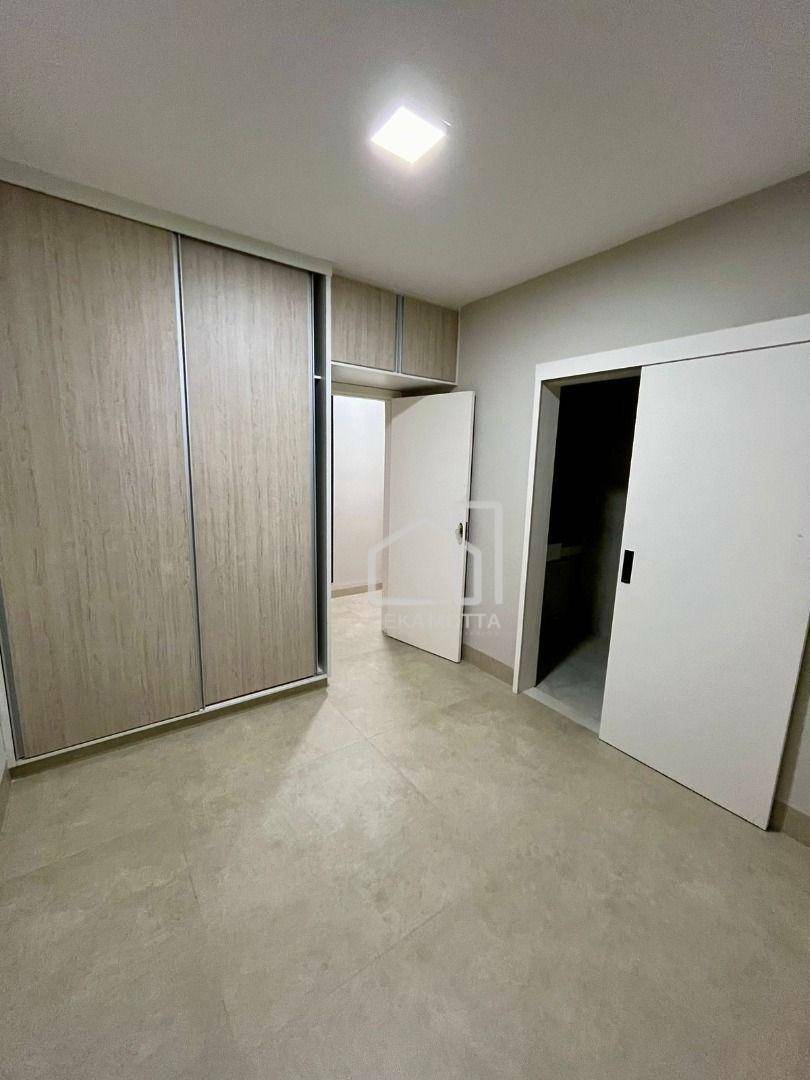 Sobrado à venda com 4 quartos, 306M2 - Foto 12